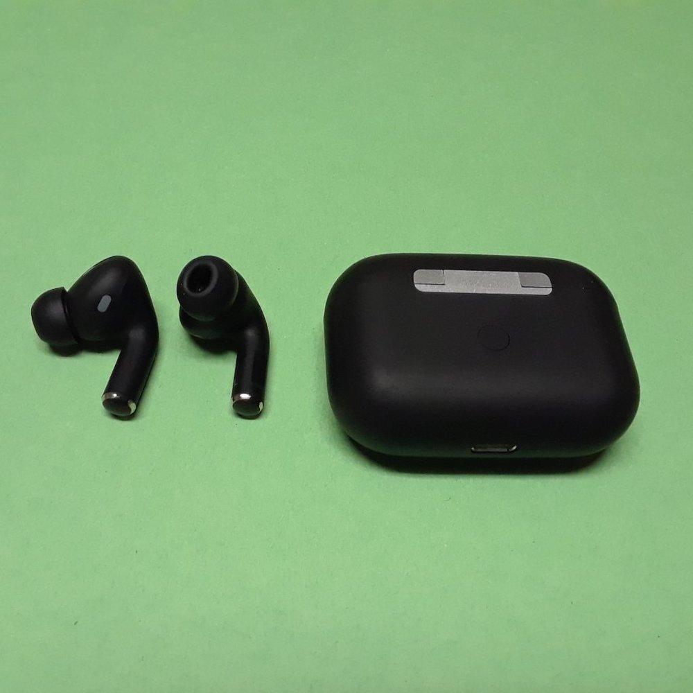 Earbuds - Picture 2 of 5